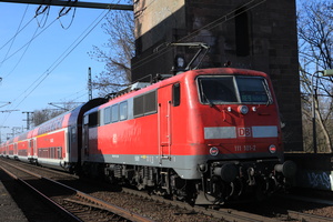 RE mit Doppelstockwagen auf der Südbrücke in Köln (09.03.2014)