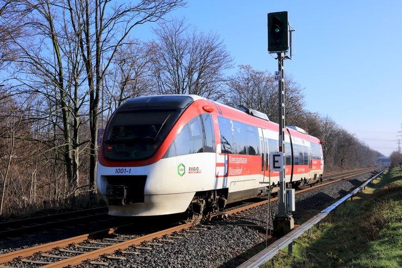 643 228 von Regionbahn 1001-2 in Kaarst IKEA - B509285.jpg B509285.jpg