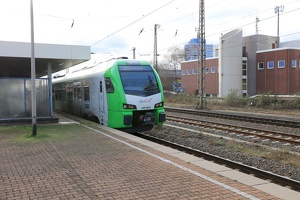 3429 004 als RB 32 in Duisburg Hbf