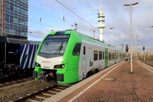 3429 004 als RB 32 in Duisburg Hbf