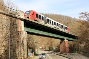 623 007 auf der Weschnitzbrücke in Weinheim