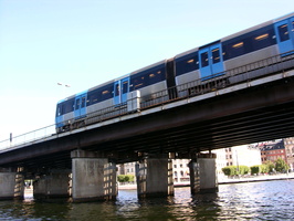 B73569