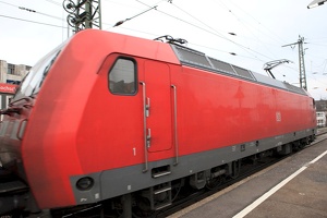 146 027 mit RE 1 in Aachen