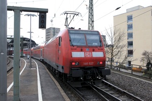 146 027 mit RE 1 in Aachen